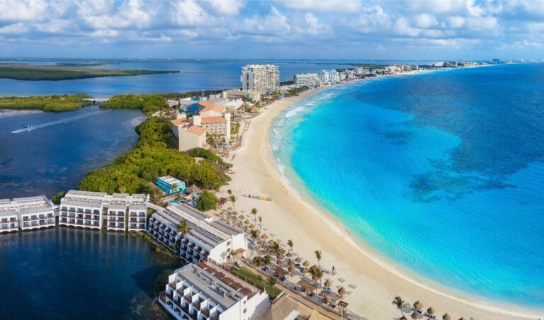 How to get from Merida to Cancun, Mexico