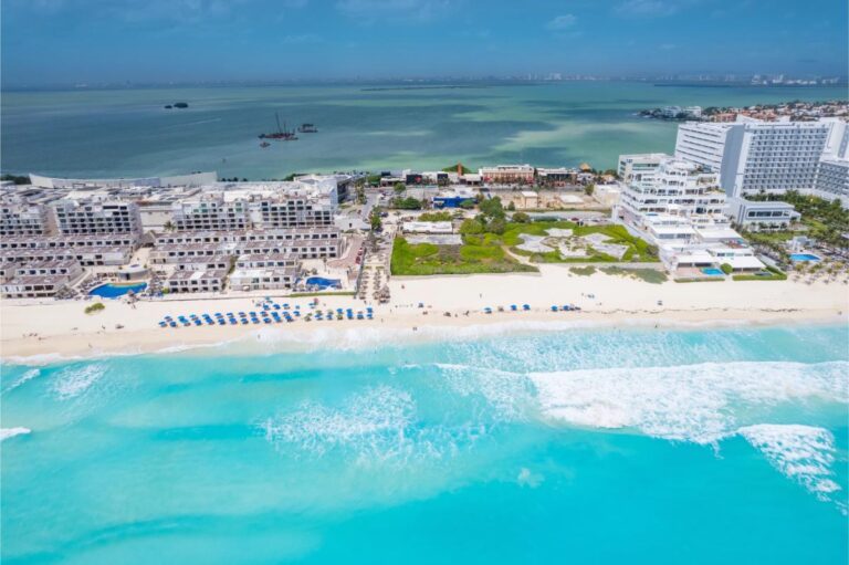 How to get from Playa del Carmen to Cancun, Mexico