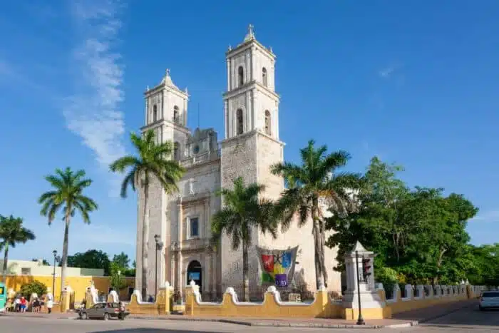 How to get from Cancun Airport to Merida, Mexico (4 Easy Ways)