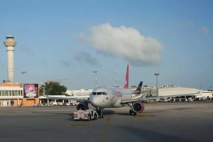Wie kommt man von Isla Mujeres zum Flughafen Cancun, Mexiko (3 beste Wege)